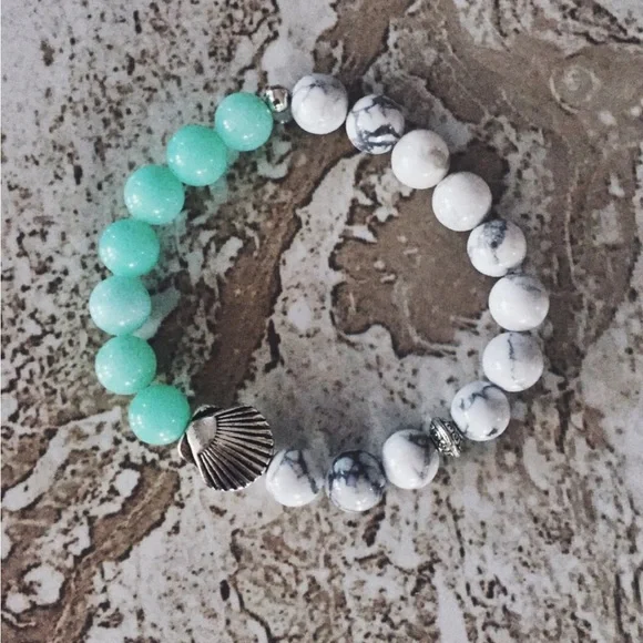 Howlite & Blue Jade Sea Shell Beaded Bracelet with Meaning Card - Picture 5 of 5